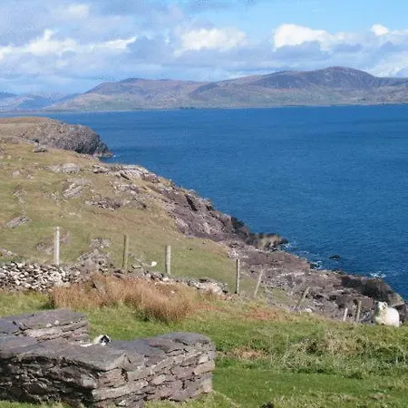 Hostel The Skellig & *